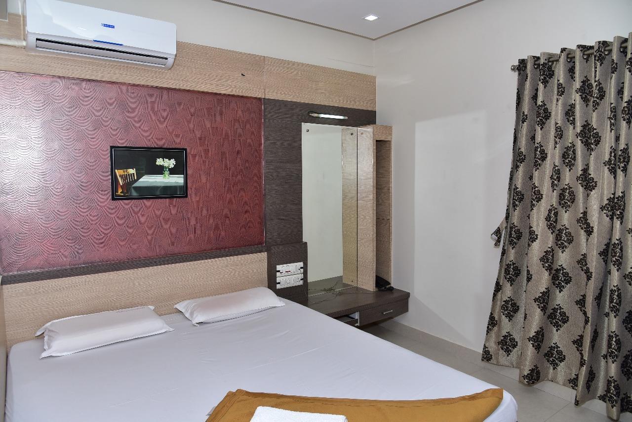 Iroomz Dwaraka Residency Bellary Eksteriør billede