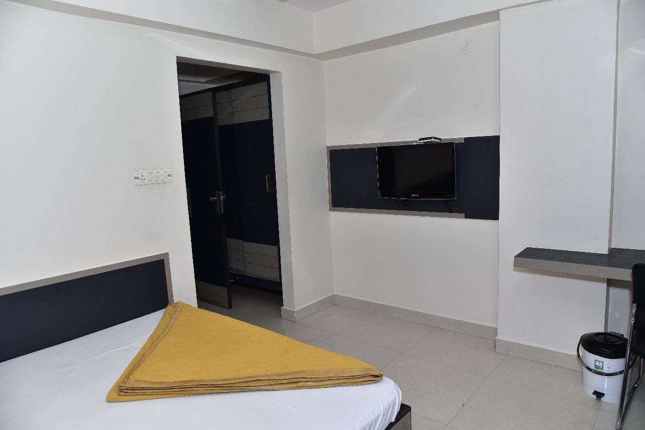 Iroomz Dwaraka Residency Bellary Eksteriør billede