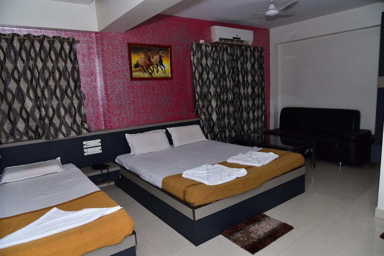 Iroomz Dwaraka Residency Bellary Eksteriør billede